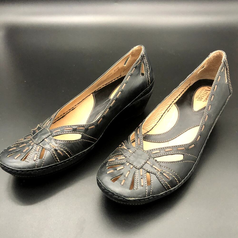 Clarks Artisan Black Leather Slip-On Loafers, Women's Size 8.5M/EUR 39